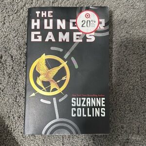 The hunger Games by Suzanne Collin’s- USED
